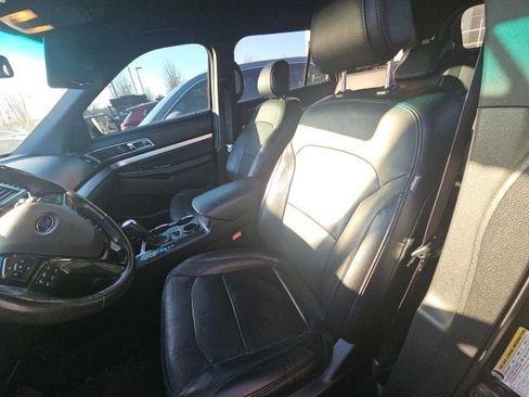 Used 2016 Ford Explorer XLT w/ Equipment Group 202A image 11