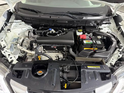 Used 2018 Nissan Rogue SV w/ Premium Package FWD image 24