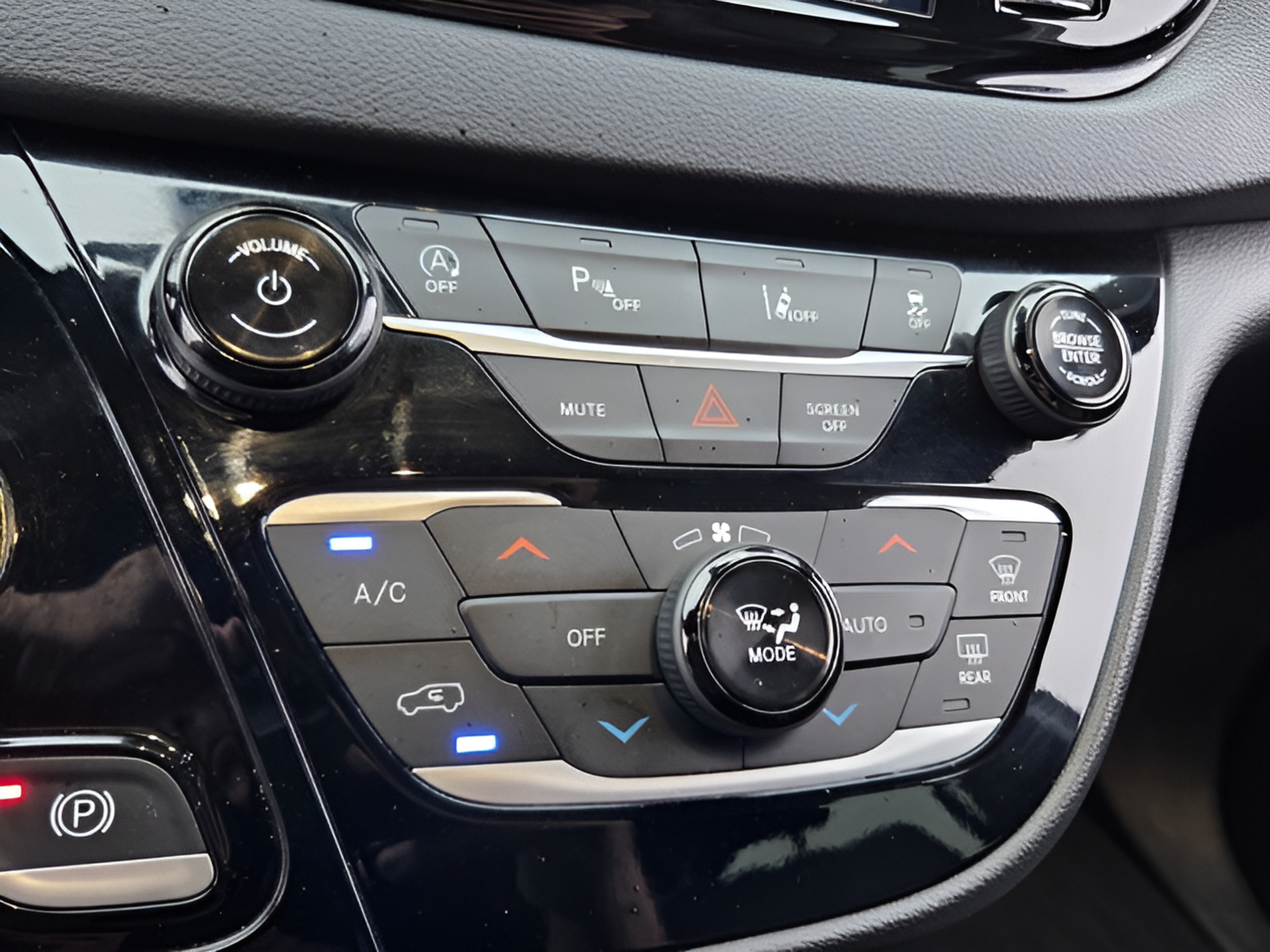Used 2025 Chrysler Pacifica Select FWD image 23