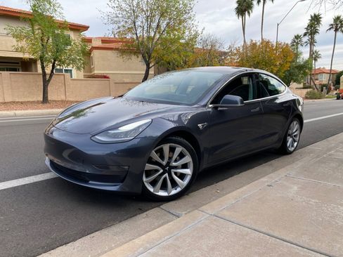Used 2018 Tesla Model 3 Long Range image 3