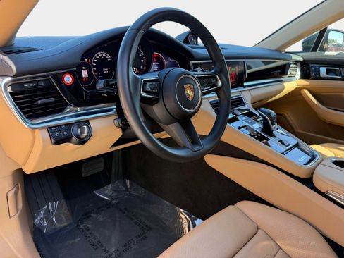 Used 2022 Porsche Panamera 4 image 40