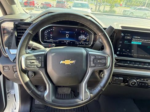 Used 2025 Chevrolet Silverado 2500 LT w/ Convenience Package AWD/4WD image 16