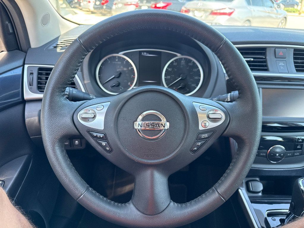 Used 2018 Nissan Sentra SR w/ Technology Package FWD image 11