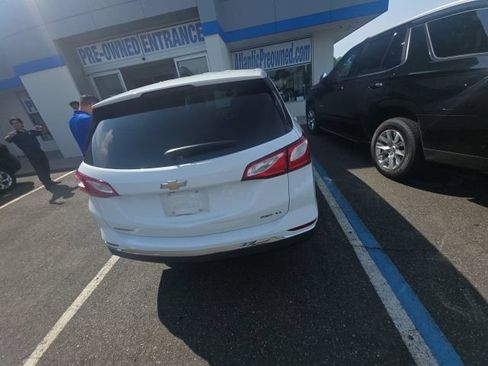 Used 2018 Chevrolet Equinox LT AWD/4WD image 2