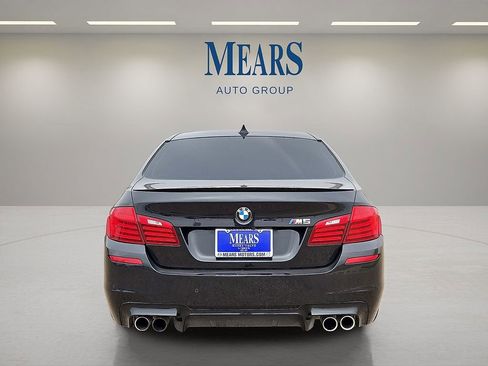 Used 2015 BMW M5 image 4