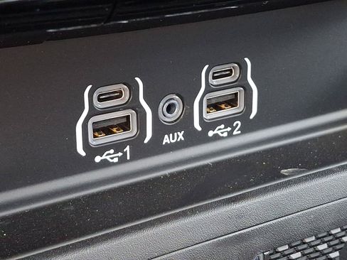 New 2026 RAM 3500 Laramie AWD/4WD image 17