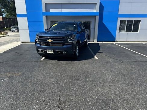 Used 2022 Chevrolet Silverado 1500 RST image 2