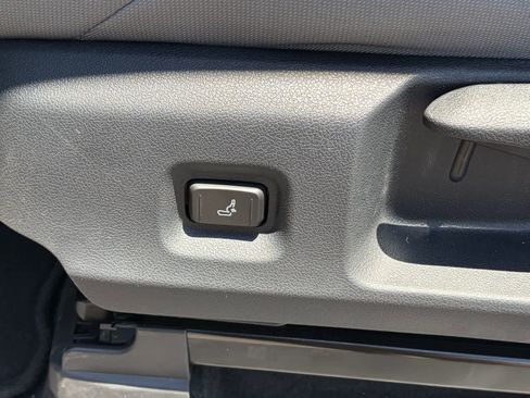 Used 2025 Toyota Tacoma SR5 AWD/4WD image 8