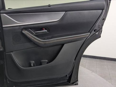 Used 2024 MAZDA CX-90 3.3 Turbo w/ Preferred Plus image 17