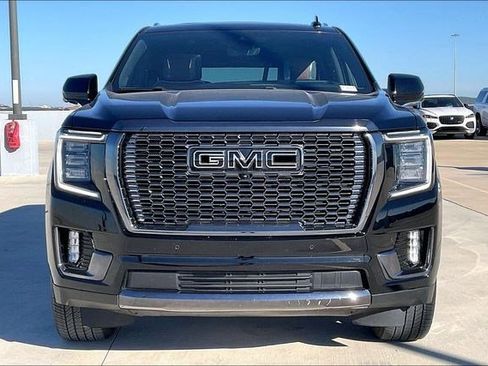 Used 2023 GMC Yukon Denali Ultimate image 3