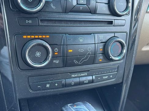 Used 2016 Ford Explorer XLT FWD image 11