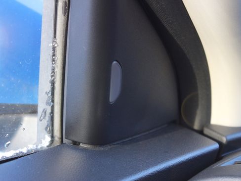 Certified 2021 Nissan Kicks SV image 27