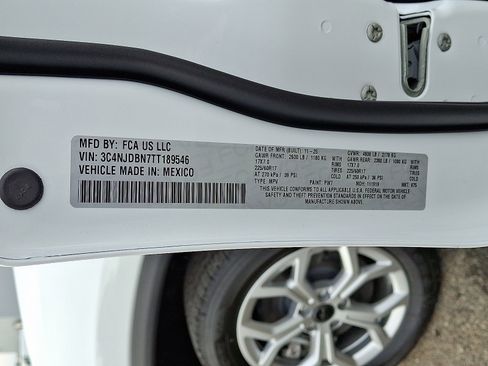 New 2026 Jeep Compass Latitude image 12