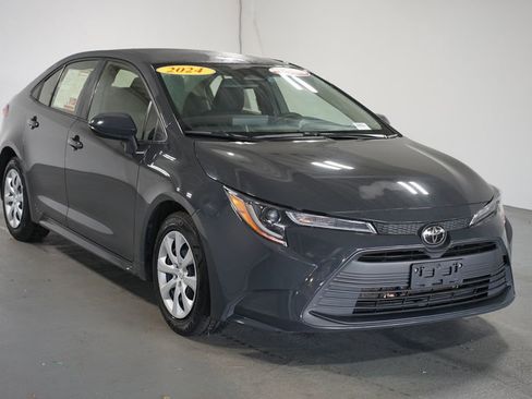 Certified 2024 Toyota Corolla LE image 3