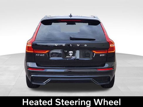 Certified 2025 Volvo XC60 B5 Core image 8
