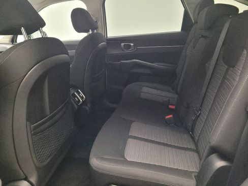 Used 2022 Kia Sorento LX FWD image 18