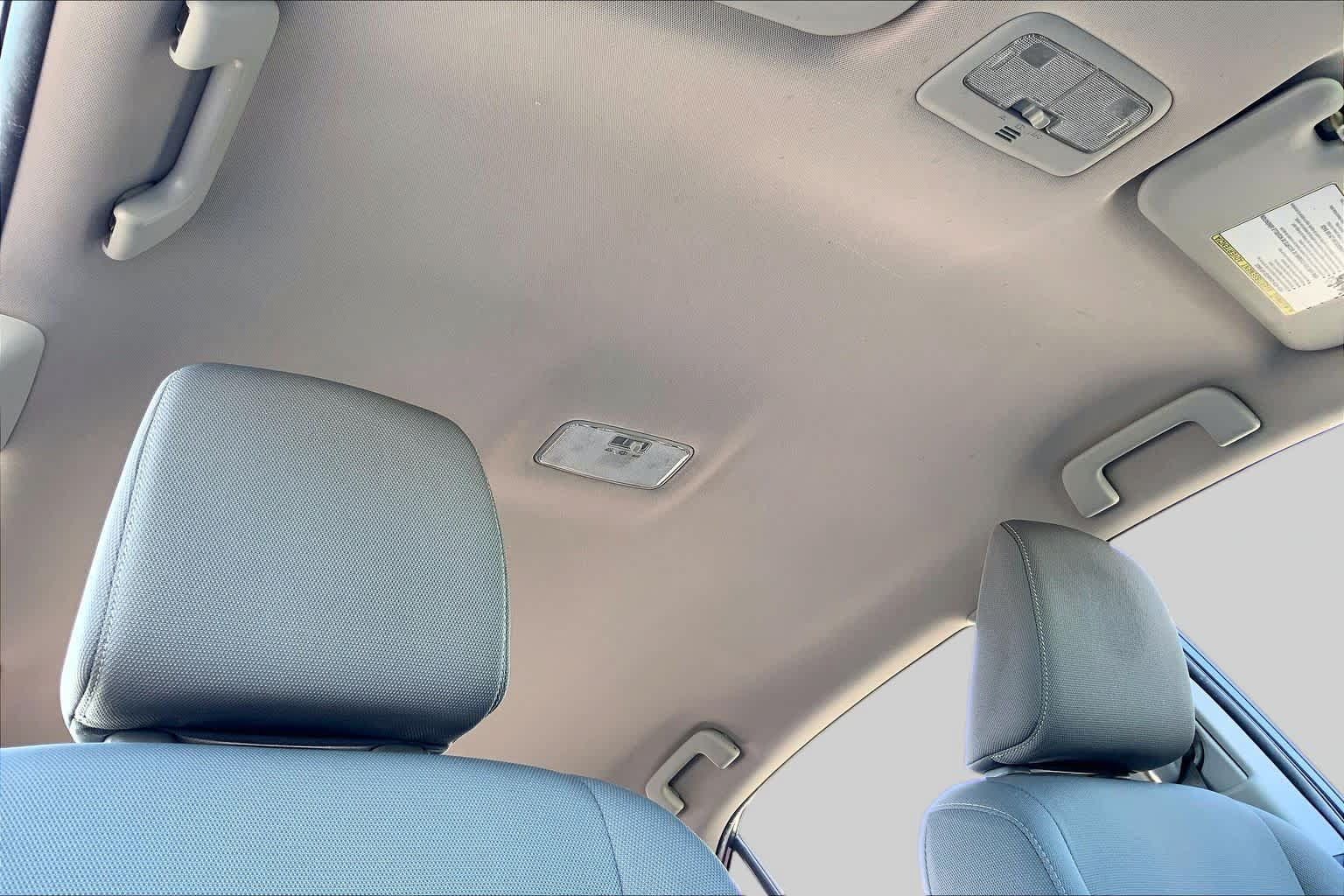 Used 2018 Toyota Corolla LE FWD image 14