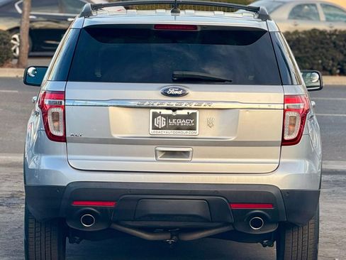 Used 2013 Ford Explorer XLT image 2