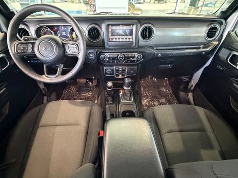 Used 2023 Jeep Wrangler Unlimited AWD/4WD image 30