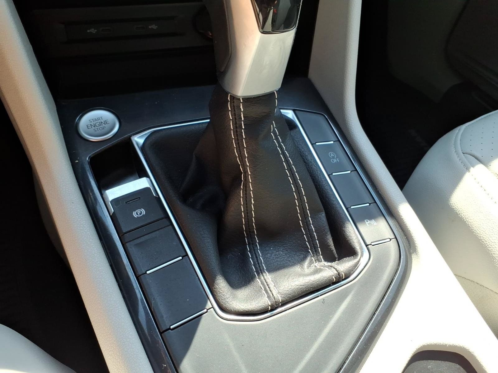 Certified 2023 Volkswagen Tiguan SE R-Line FWD image 25