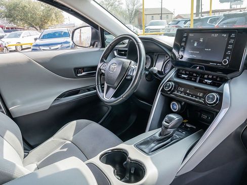 Used 2021 Toyota Venza LE image 20