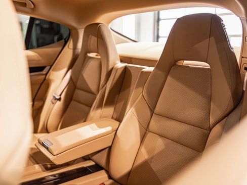 Used 2016 Porsche Panamera 4 image 33