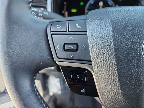 Certified 2025 Toyota Camry SE w/ Convenience Package FWD image 11