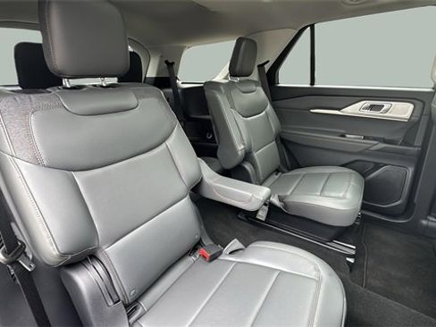 New 2025 Ford Explorer Active w/ Active Comfort Package image 48
