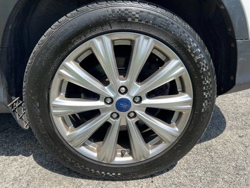 Used 2017 Ford Escape Titanium AWD/4WD image 15