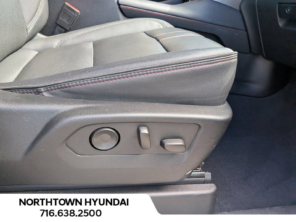 Used 2022 Chevrolet Tahoe RST w/ Luxury Package AWD/4WD image 37