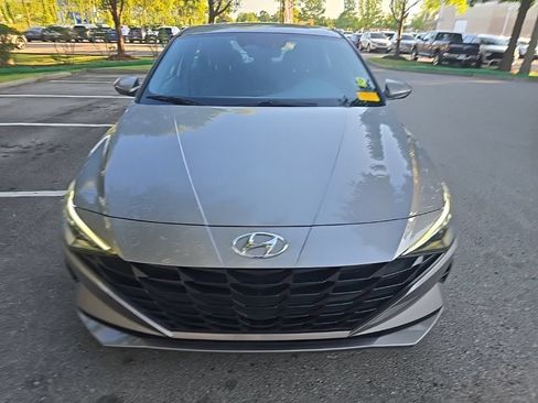 Used 2023 Hyundai Elantra SE FWD image 3