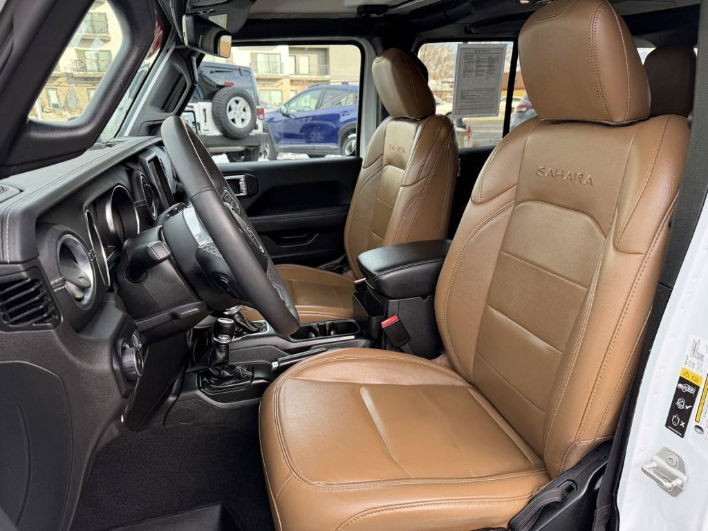 Used 2023 Jeep Wrangler Unlimited Sahara w/ Cold Weather Group AWD/4WD image 17