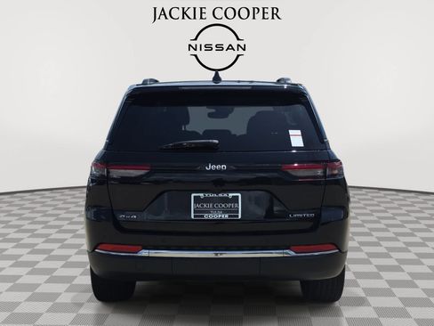 Used 2023 Jeep Grand Cherokee Limited w/ Trailer Tow Prep Group (B) AWD/4WD image 6
