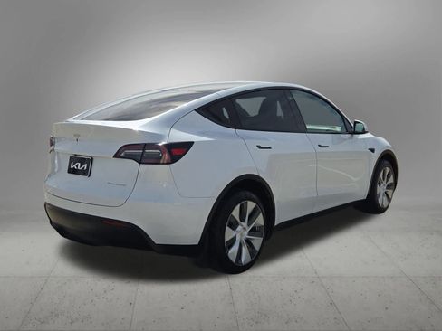 Used 2023 Tesla Model Y Long Range image 12