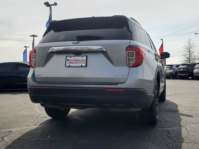Used 2021 Ford Explorer XLT AWD/4WD image 3