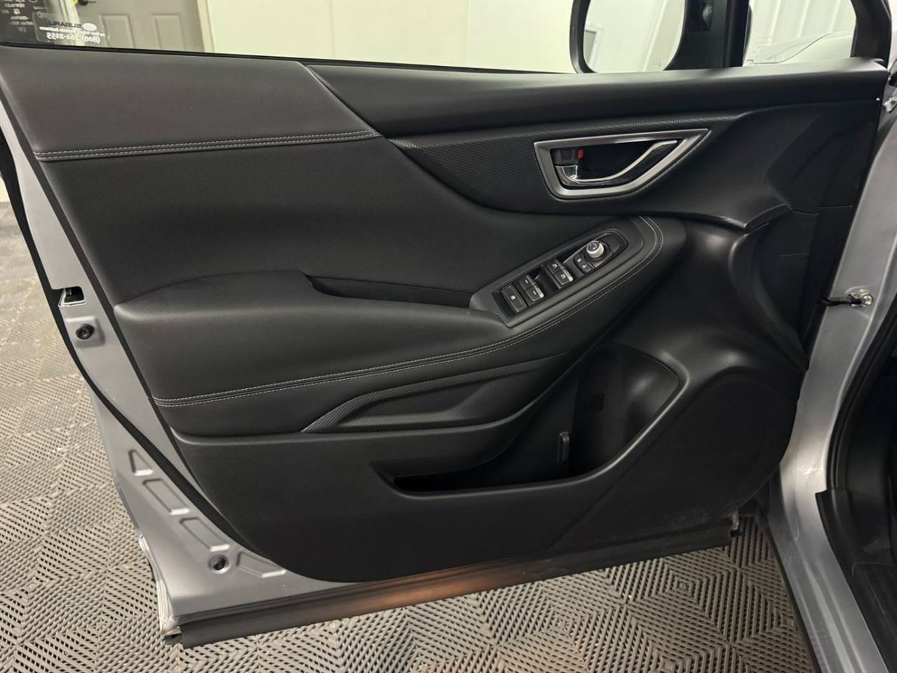 Used 2020 Subaru Forester Premium AWD/4WD image 22