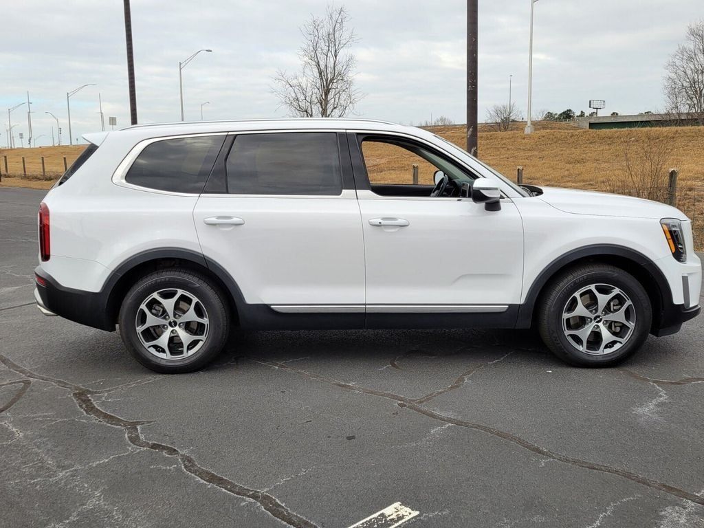 Used 2022 Kia Telluride EX FWD image 13