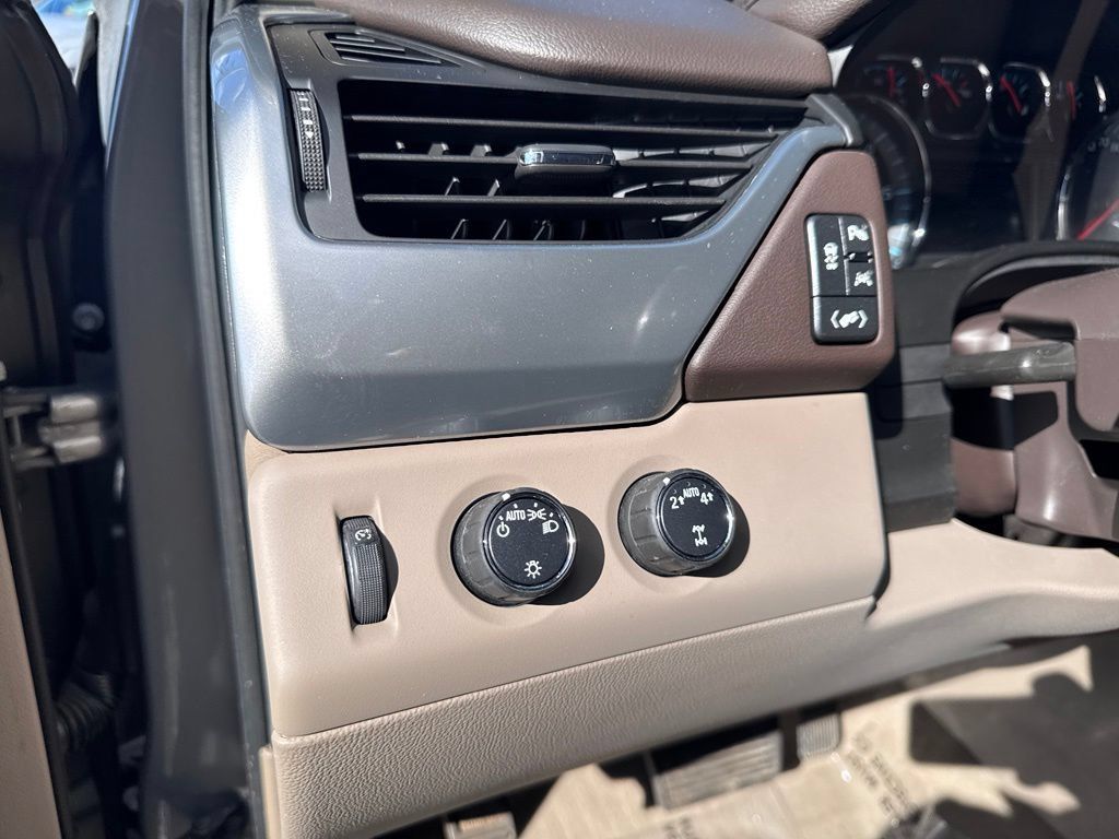 Used 2019 Chevrolet Tahoe LT AWD/4WD image 12