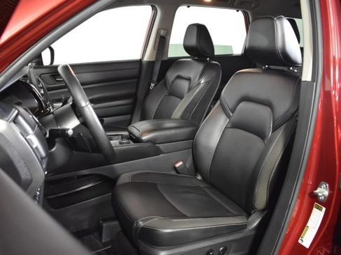 Used 2024 Nissan Pathfinder SL AWD/4WD image 9