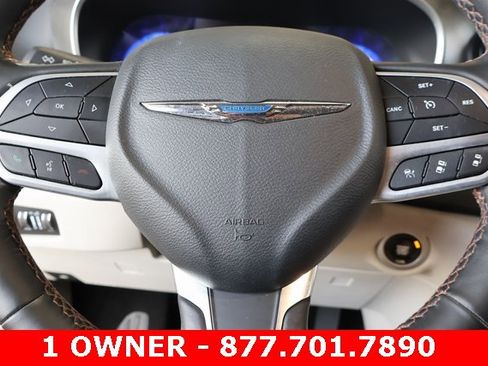 Used 2020 Chrysler Pacifica Touring-L Plus image 24