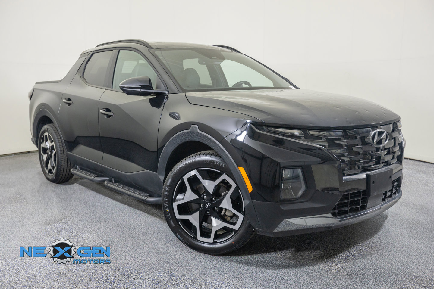 Used 2023 Hyundai Santa Cruz Limited AWD/4WD image 1