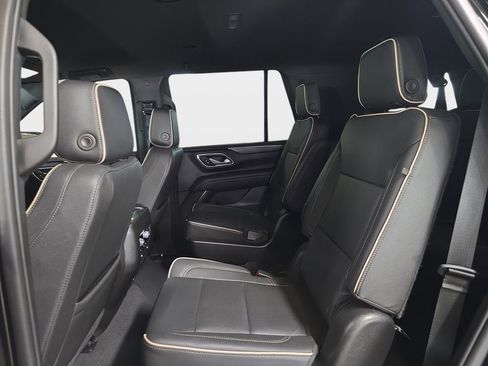 Used 2022 GMC Yukon SLT w/ SLT Luxury Package RWD image 14