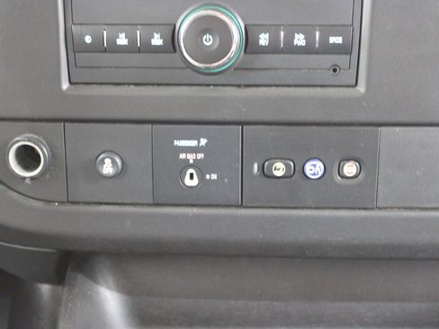 Used 2020 Chevrolet Express 2500 w/ Enhanced Convenience Package image 23