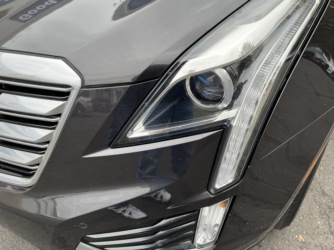 Used 2018 Cadillac XT5 Luxury w/ Driver Awareness Package AWD/4WD image 28