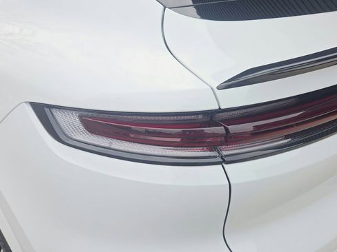 Certified 2025 Porsche Cayenne Coupe AWD/4WD image 26