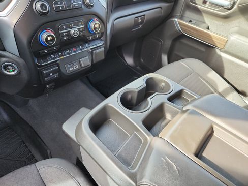 Used 2020 Chevrolet Silverado 1500 LT w/ Texas Edition image 15