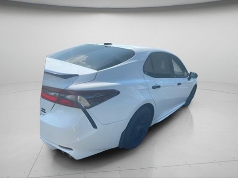 Used 2021 Toyota Camry SE AWD/4WD image 9