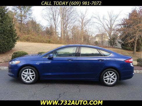 Used 2014 Ford Fusion SE image 2