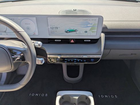 Used 2024 Hyundai Ioniq 5 SE RWD image 17