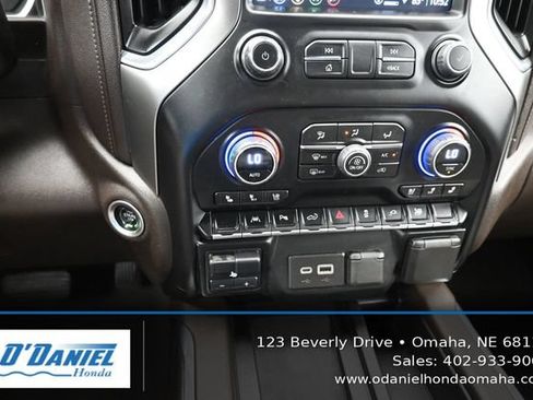 Used 2022 Chevrolet Silverado 1500 LTZ w/ LTZ Premium Package AWD/4WD image 32